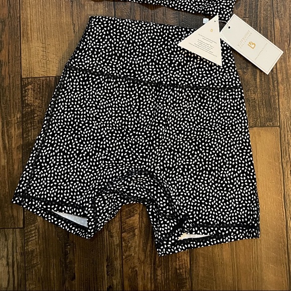 Buff Bunny Collection - Picture 4 of 5